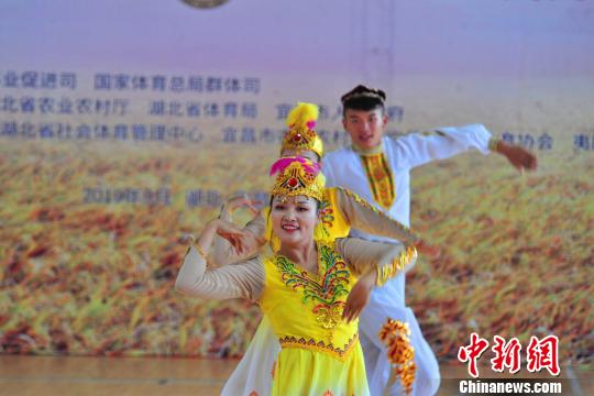 第二届全国农民广场舞大赛湖北宜昌启幕 知识产权 第2张