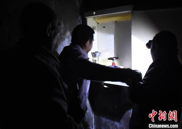 重庆居民楼火灾：燃烧4小时 热心人挨家敲门让撤离 知识产权 第2张